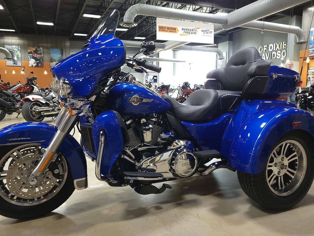 2024 FLHTCUTG - Tri Glide Ultra  b854460 - Click for larger photo