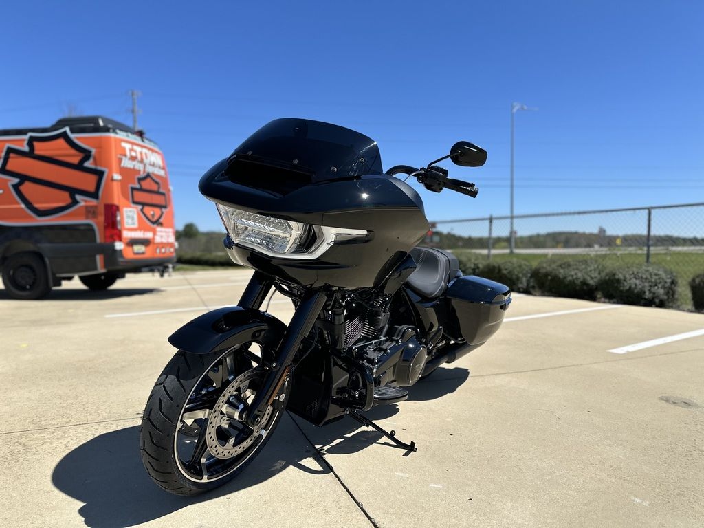 2024 FLTRX - Road Glide  B617440 - Click for larger photo