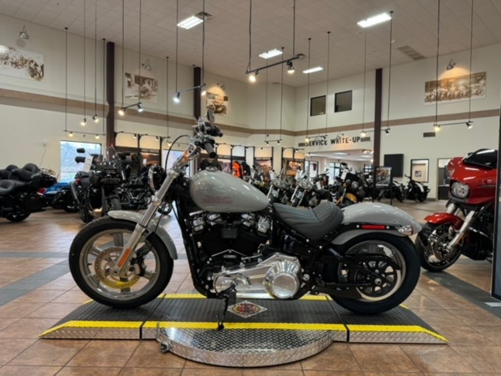 2024 FXST - Softail Standard  016638 - Click for larger photo