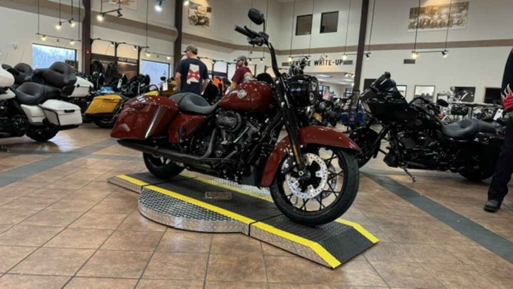 2024 FLHRXS - Road King Special  603952 - Click for larger photo
