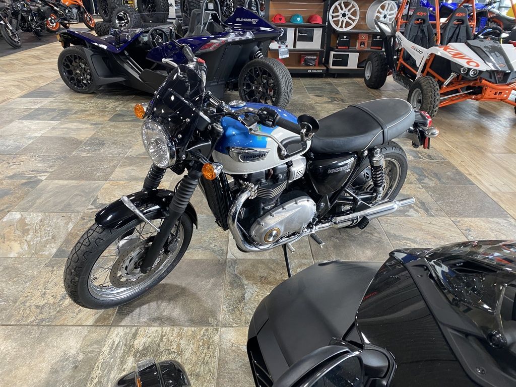 2020 Bonneville T100 Fusion White and Aegean   52763 - Click for larger photo