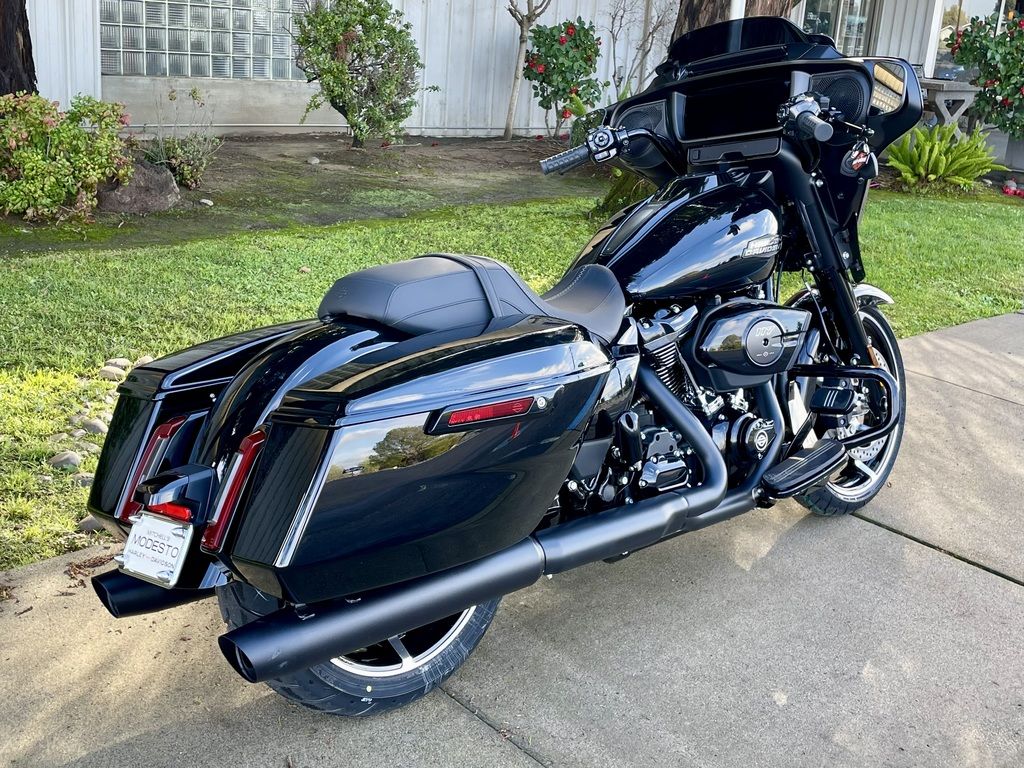 2024 FLHX - Street Glide  615124 - Click for larger photo