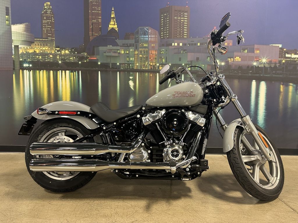 2024 FXST - Softail Standard  017044 - Click for larger photo