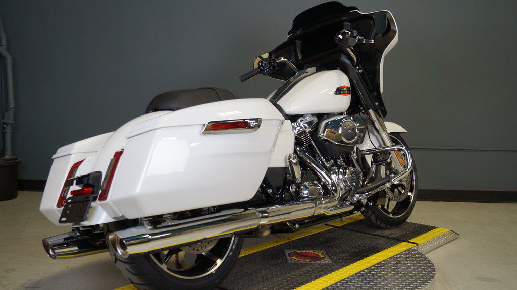 2024 FLHX - Street Glide  630179NF - Click for larger photo