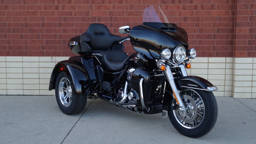 2024 FLHTCUTG - Tri Glide Ultra  858938NF - Click for larger photo