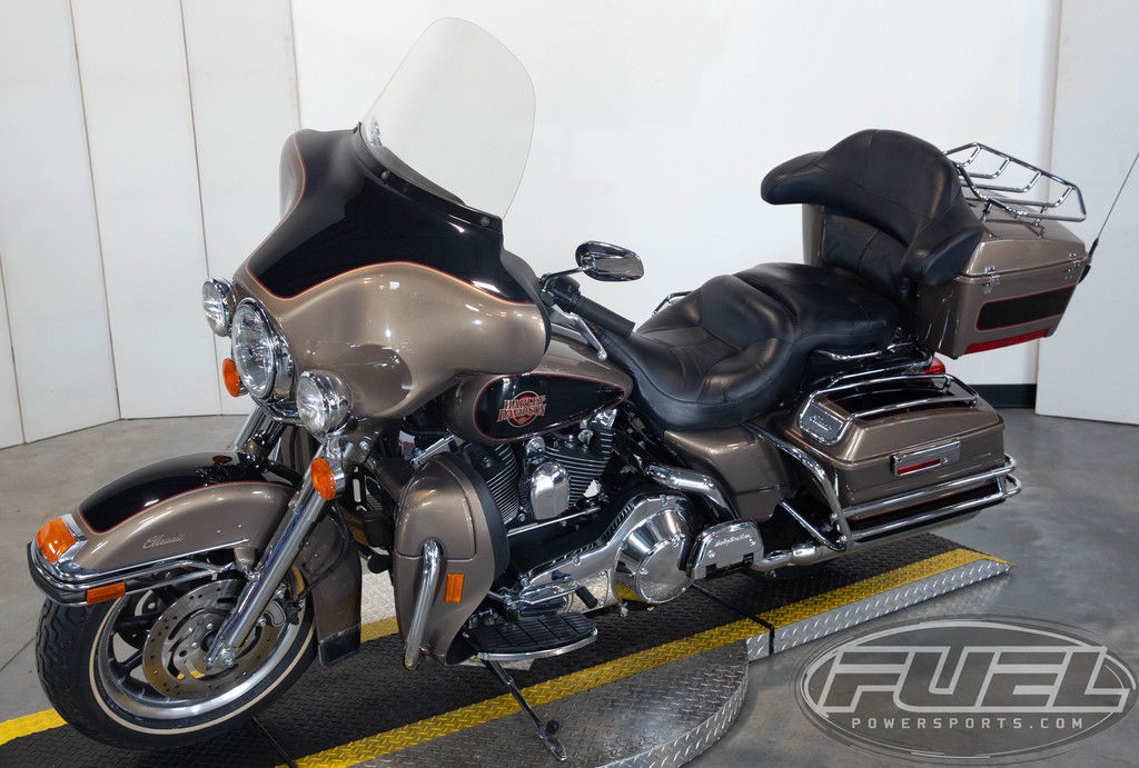 2004 FLHTCUI - Electra Glide Ultra Classic  PM1592 - Click for larger photo