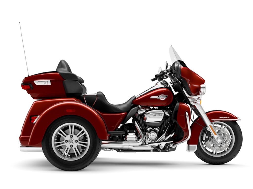 2024 FLHTCUTG - Tri Glide Ultra  24009 - Click for larger photo