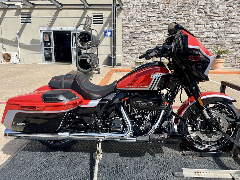 2024 FLHXSE - CVO Street Glide  951425DT - Click for larger photo