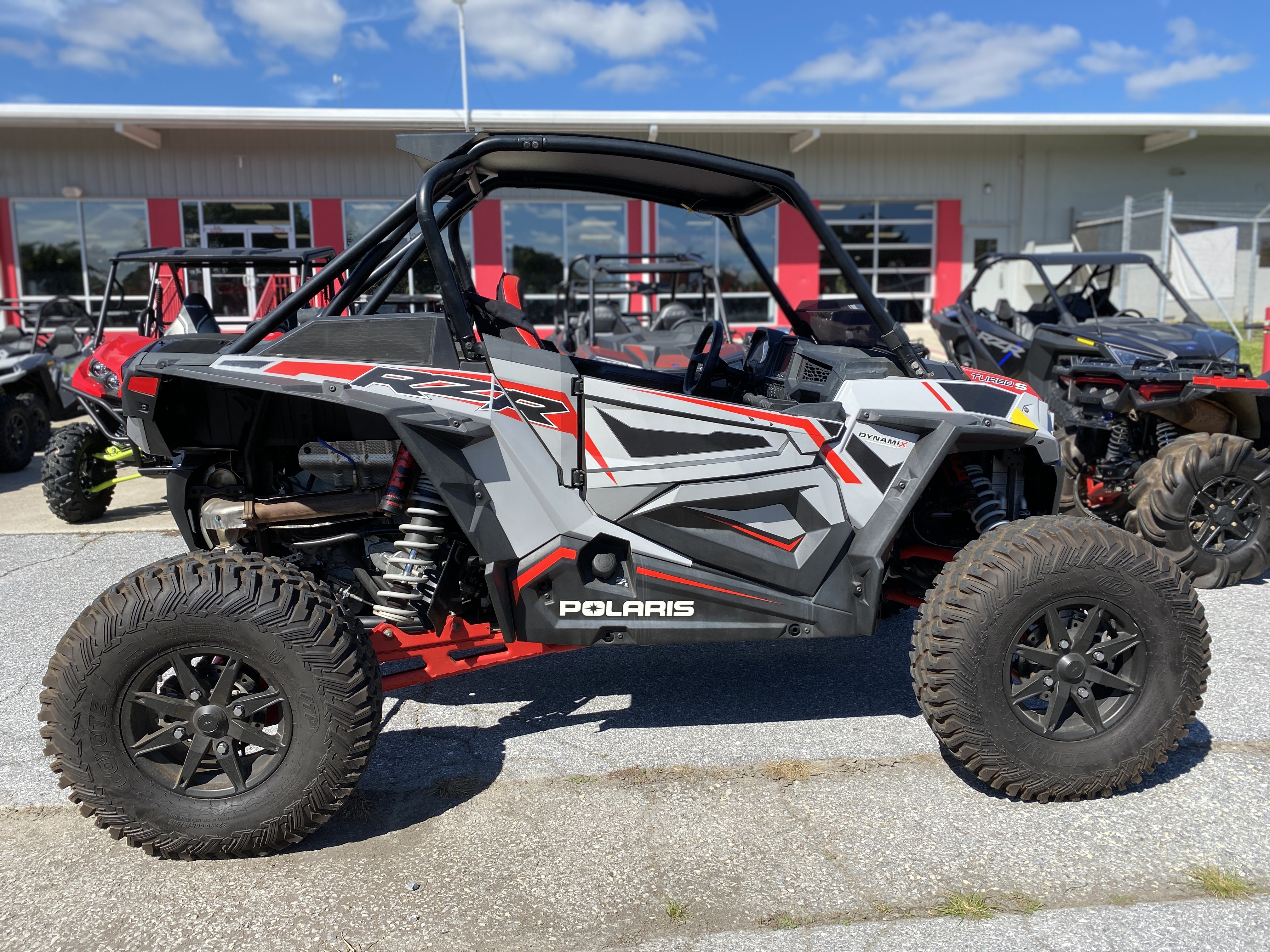 2020 RZR XP TURBO S GHOST GRAY RZR XP TURBO S GHOST GRAY 168286 - Click for larger photo