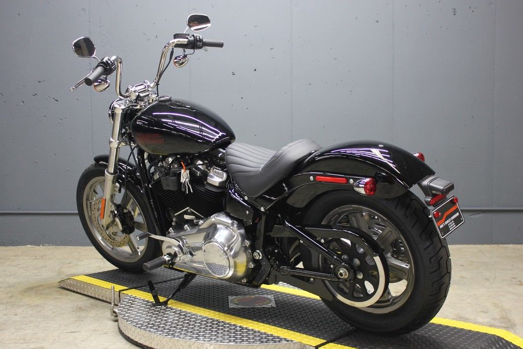 2024 FXST - Softail Standard  020025ND - Click for larger photo