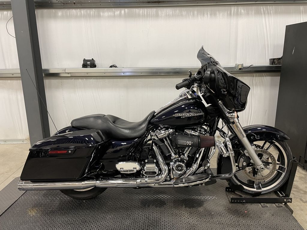 2019 FLHX - Street Glide  IN679614 - Click for larger photo