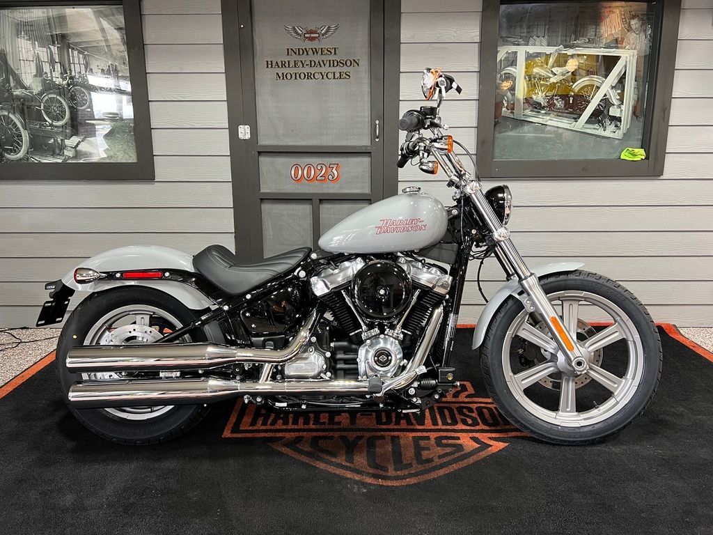 2024 FXST - Softail Standard  017743 - Click for larger photo