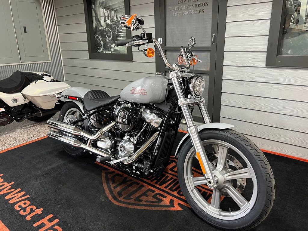 2024 FXST - Softail Standard  017743 - Click for larger photo