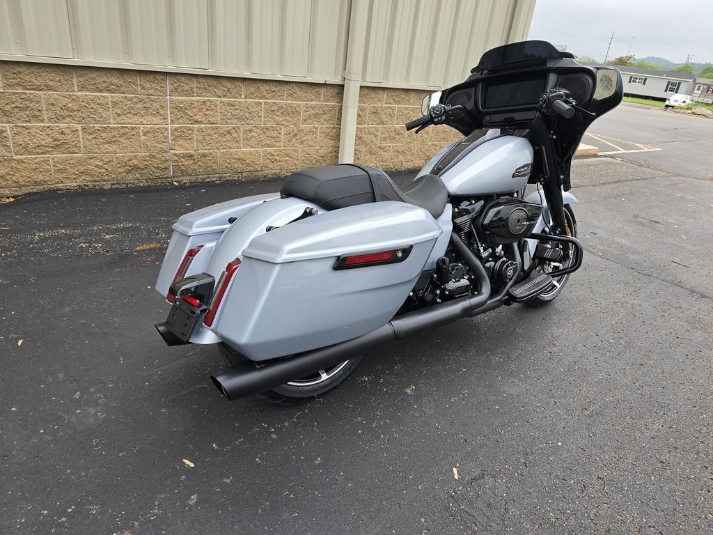 2024 FLHX - Street Glide  637450 - Click for larger photo