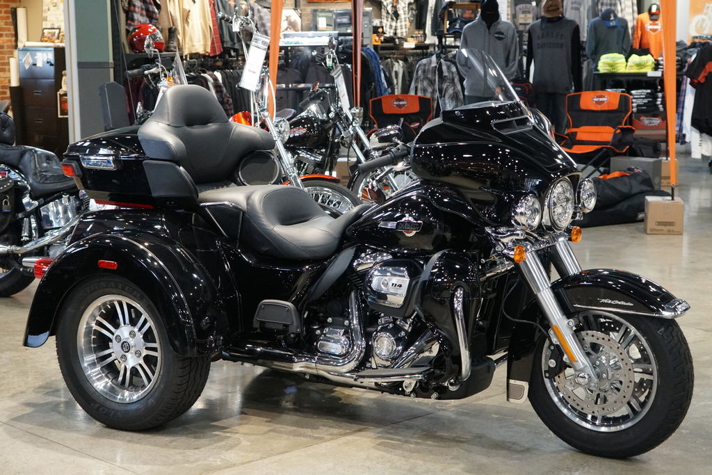 2024 FLHTCUTG - Tri Glide Ultra  15344849 - Click for larger photo