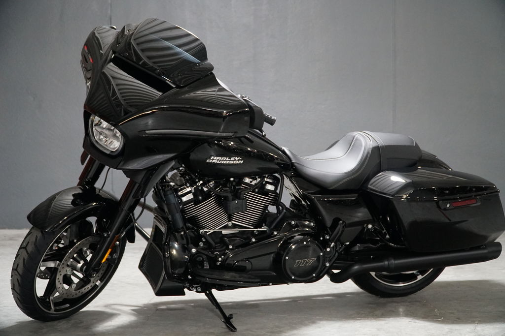 2024 FLHX - Street Glide  H24094 - Click for larger photo