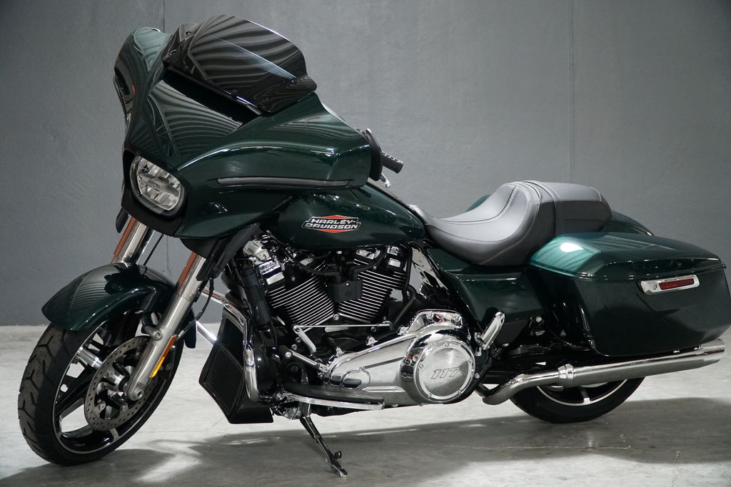 2024 FLHX - Street Glide  H24085 - Click for larger photo