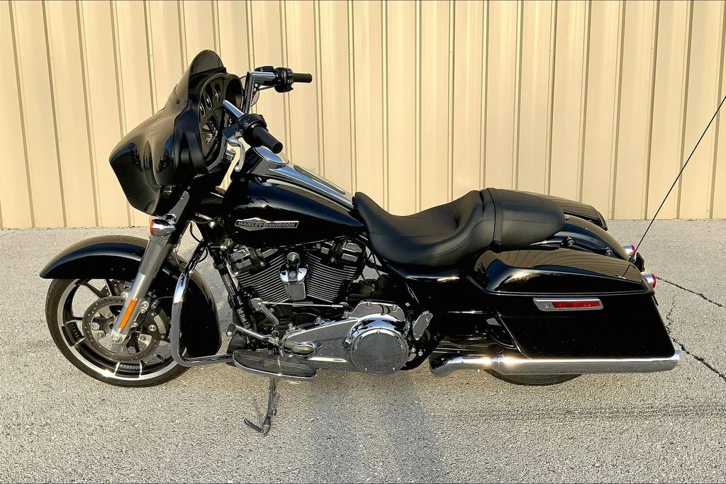 2021 FLHX - Street Glide  641444 - Click for larger photo