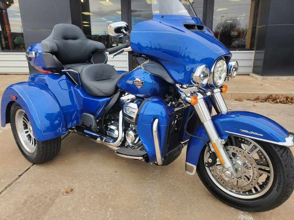 2024 FLHTCUTG - Tri Glide Ultra  856092 - Click for larger photo