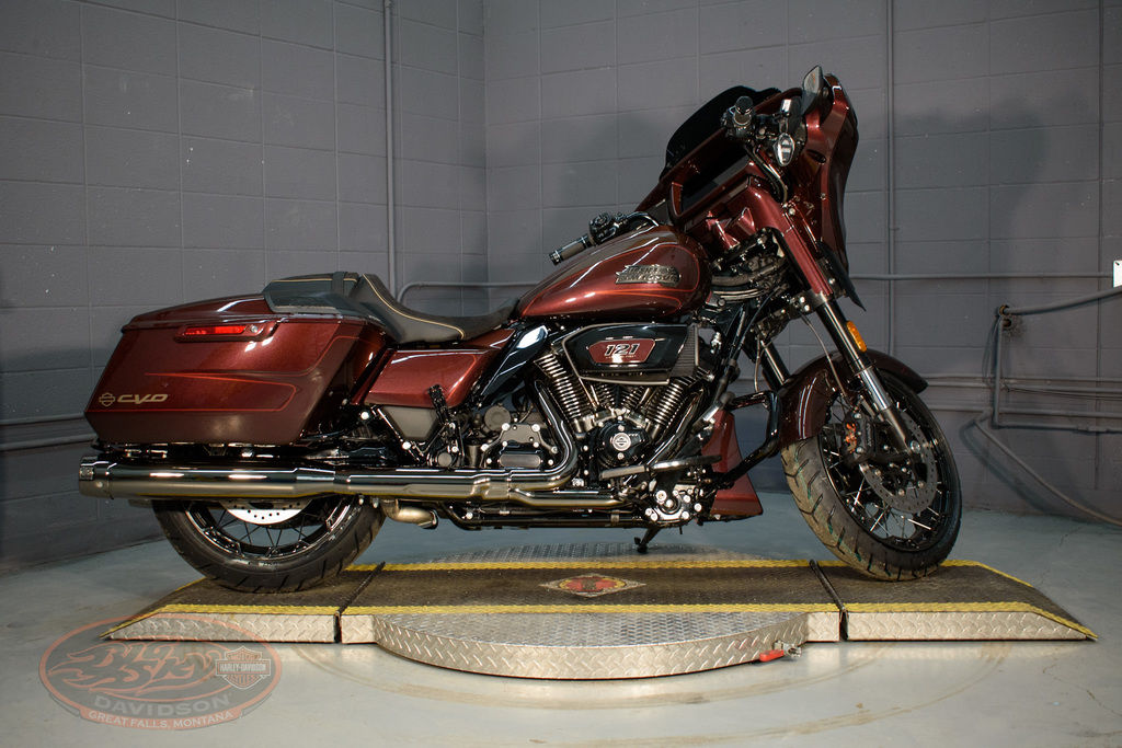 2024 FLHXSE - CVO Street Glide  953833 - Click for larger photo