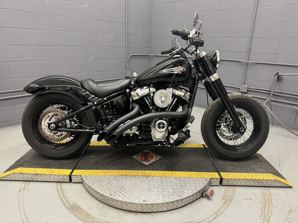2020 FLSL - Softail Softail Slim  016100 - Click for larger photo