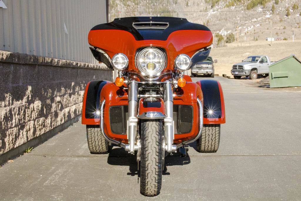 2024 FLHTCUTG - Tri Glide Ultra  855949 - Click for larger photo