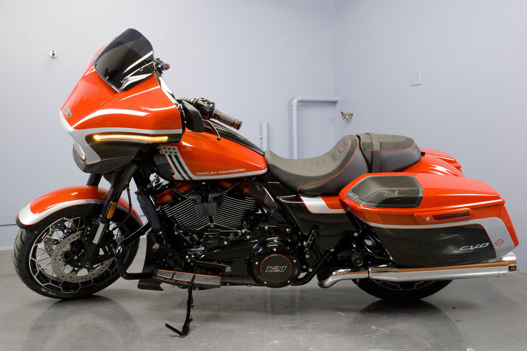 2024 FLHXSE - CVO Street Glide  954212 - Click for larger photo
