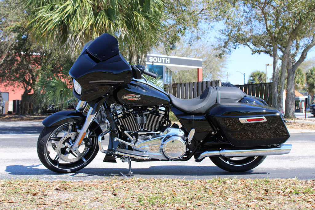 2024 FLHX - Street Glide  601605 - Click for larger photo