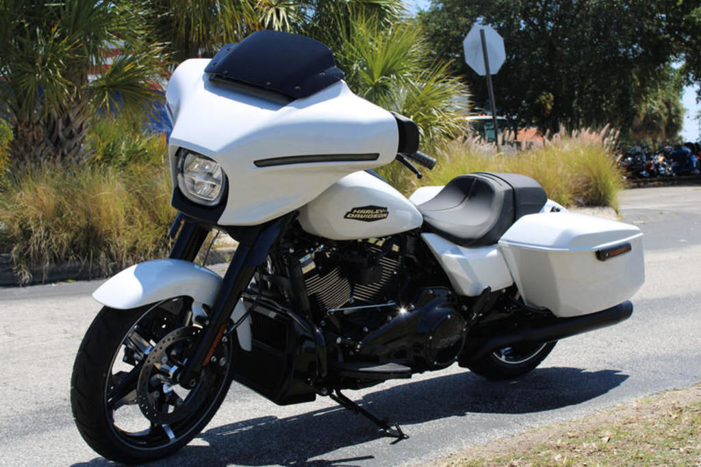 2024 FLHX - Street Glide  639268 - Click for larger photo