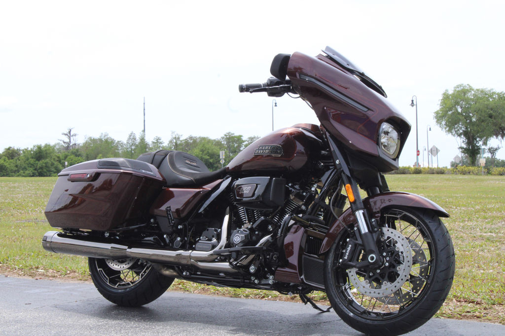 2024 FLHXSE - CVO Street Glide  954204 - Click for larger photo