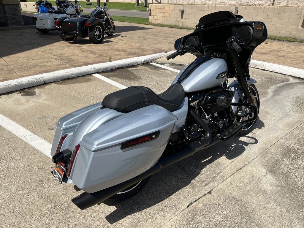 2024 FLHX - Street Glide  632089H - Click for larger photo