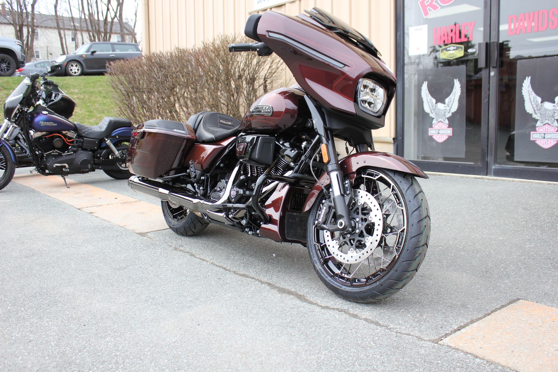2024 CVO&#8482; Street Glide&#174; CVO&#8482; Street Glide&#174; 951374 - Click for larger photo