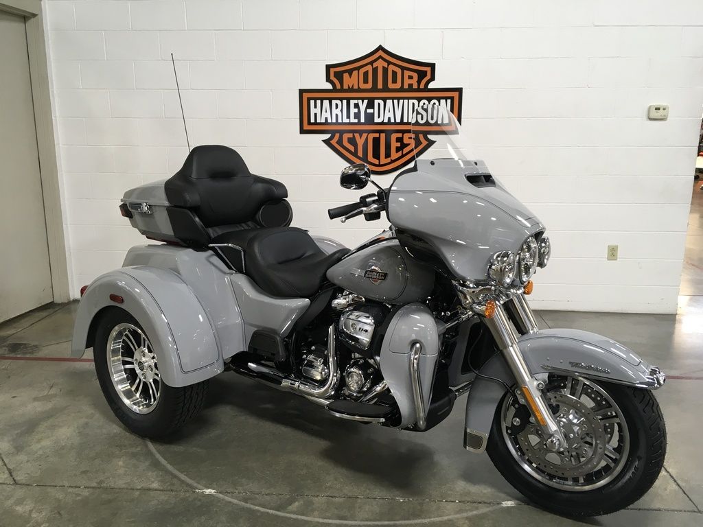 2024 FLHTCUTG - Tri Glide Ultra  N850050 - Click for larger photo