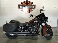 Harley-Davidson FLHCS - Heritage Classic 2024 4176231054