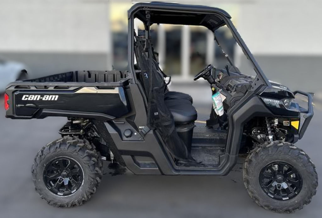 2024 Defender XT HD10  000202 - Click for larger photo