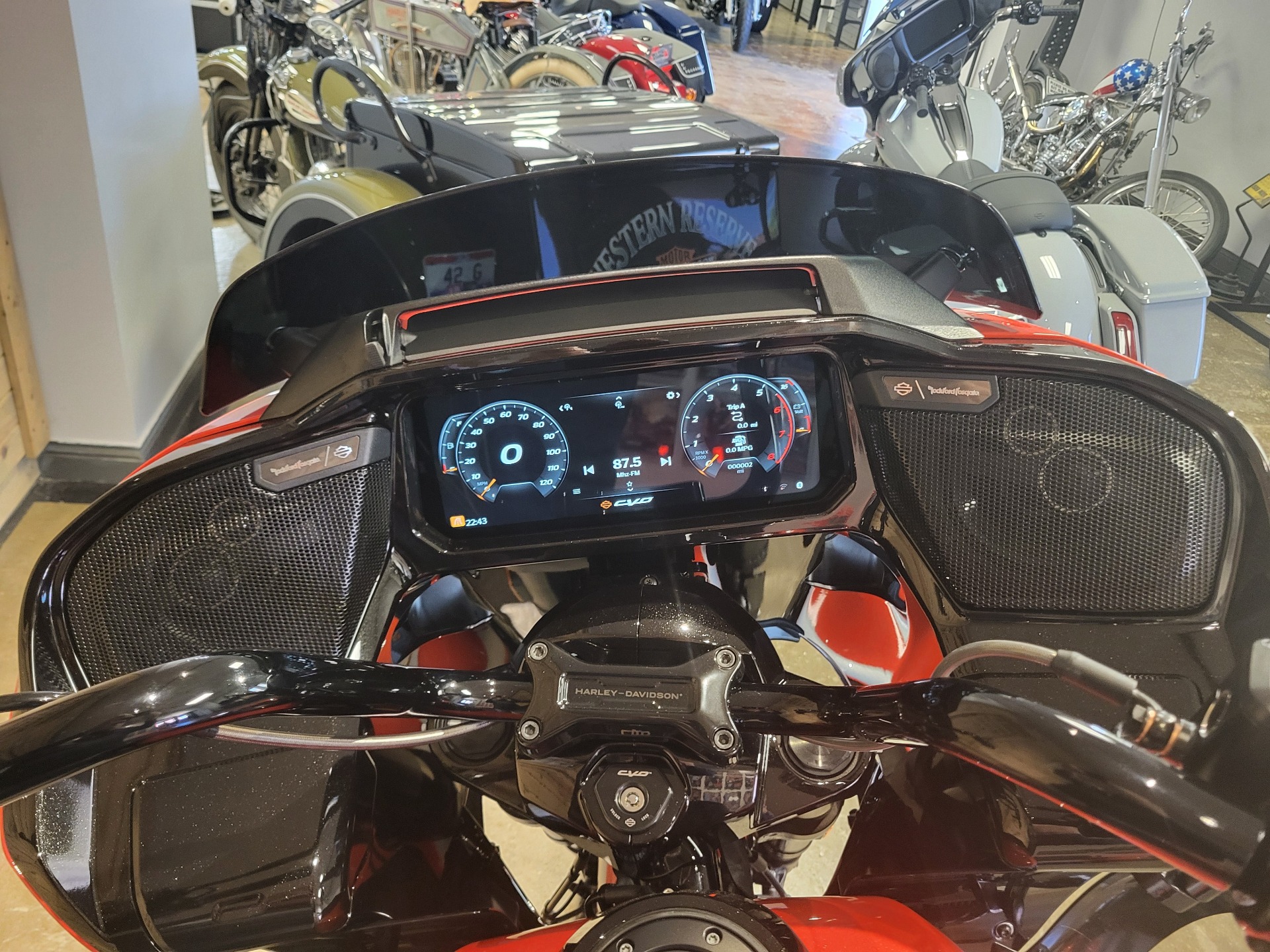 2024 CVO&#8482; Road Glide&#174; CVO&#8482; Road Glide&#174; 84461023 - Click for larger photo