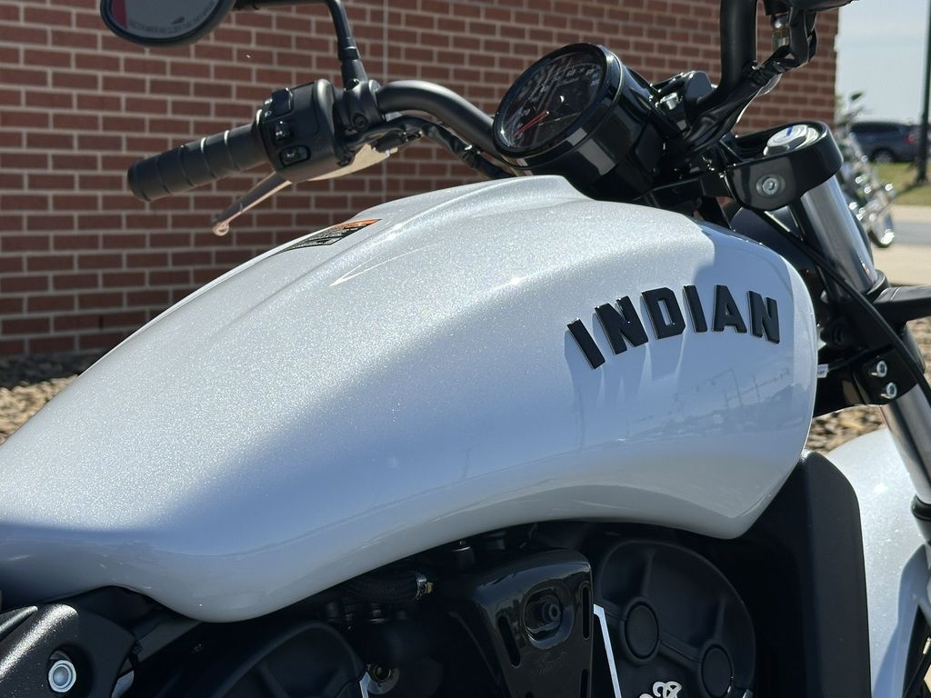 2024 Scout Bobber Sixty ABS Ghost White Metal  3200048 - Click for larger photo
