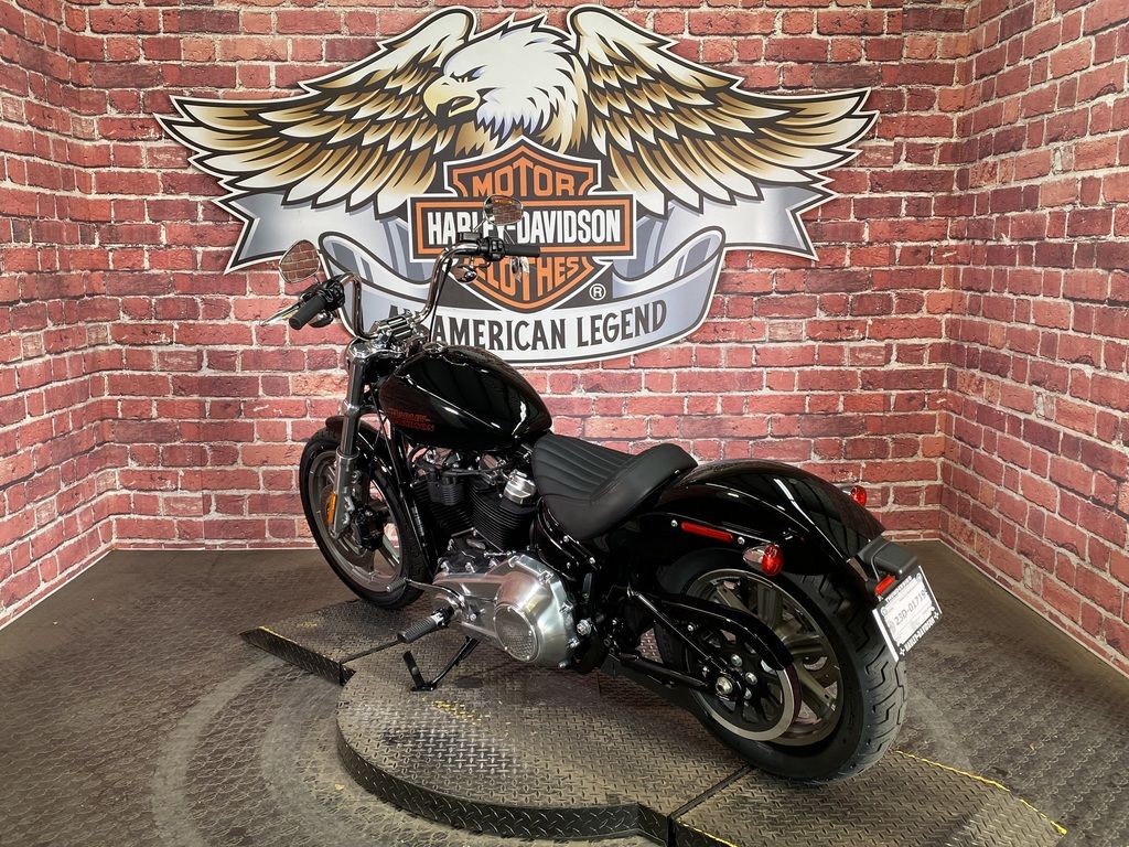 2024 FXST - Softail Standard  016521 - Click for larger photo