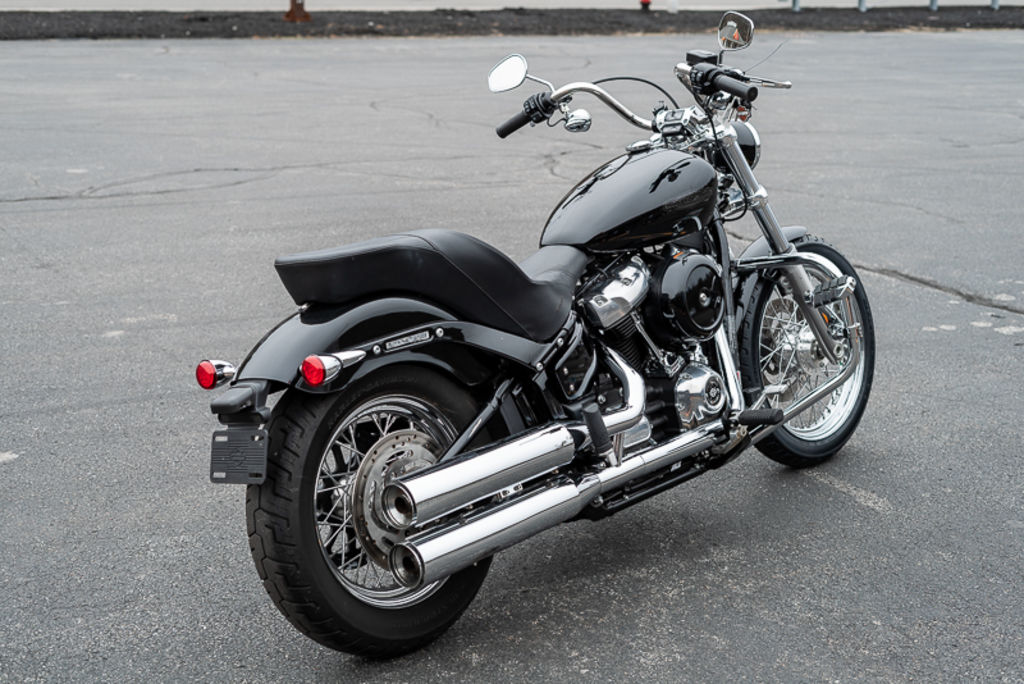 2020 FXST - Softail Standard  054088 - Click for larger photo