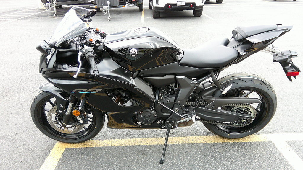 2023 YZF-R7  007759 - Click for larger photo