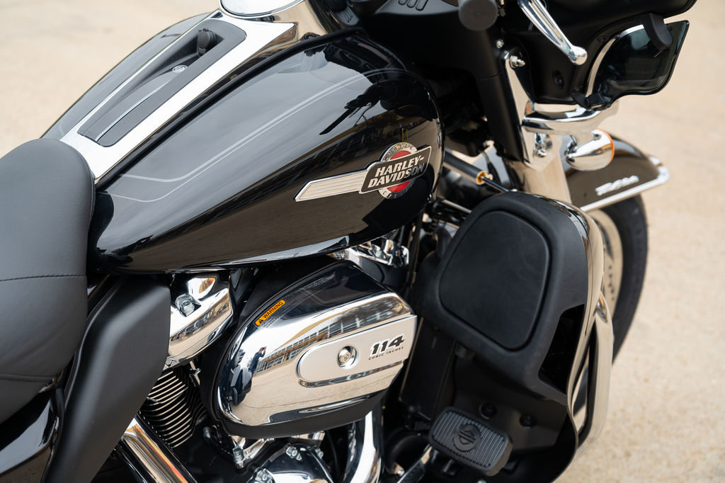 2024 FLHTCUTG - Tri Glide Ultra  857147H - Click for larger photo