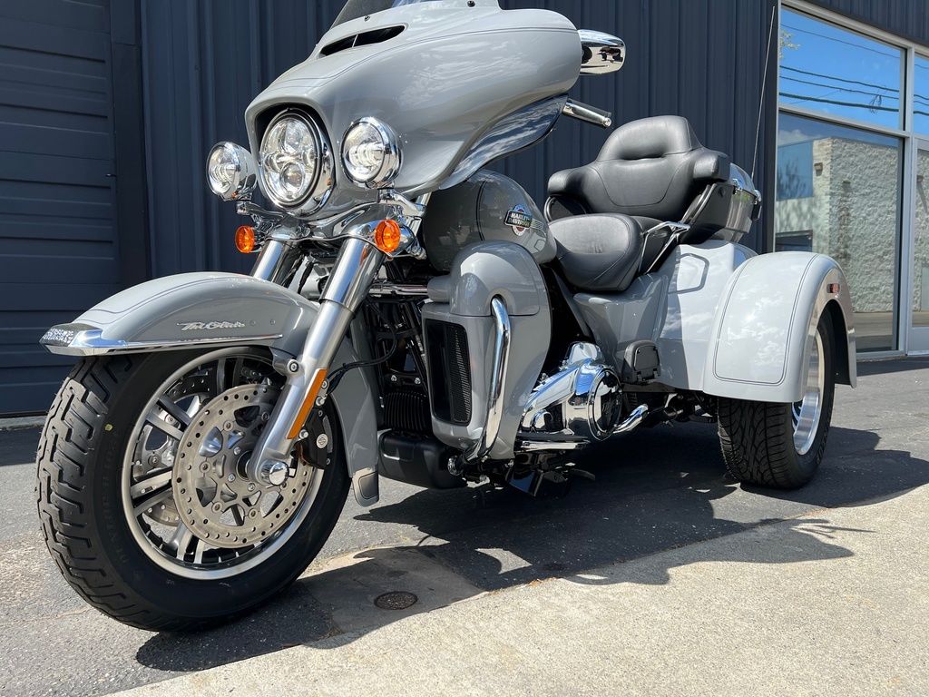 2024 FLHTCUTG - Tri Glide Ultra  A854757 - Click for larger photo