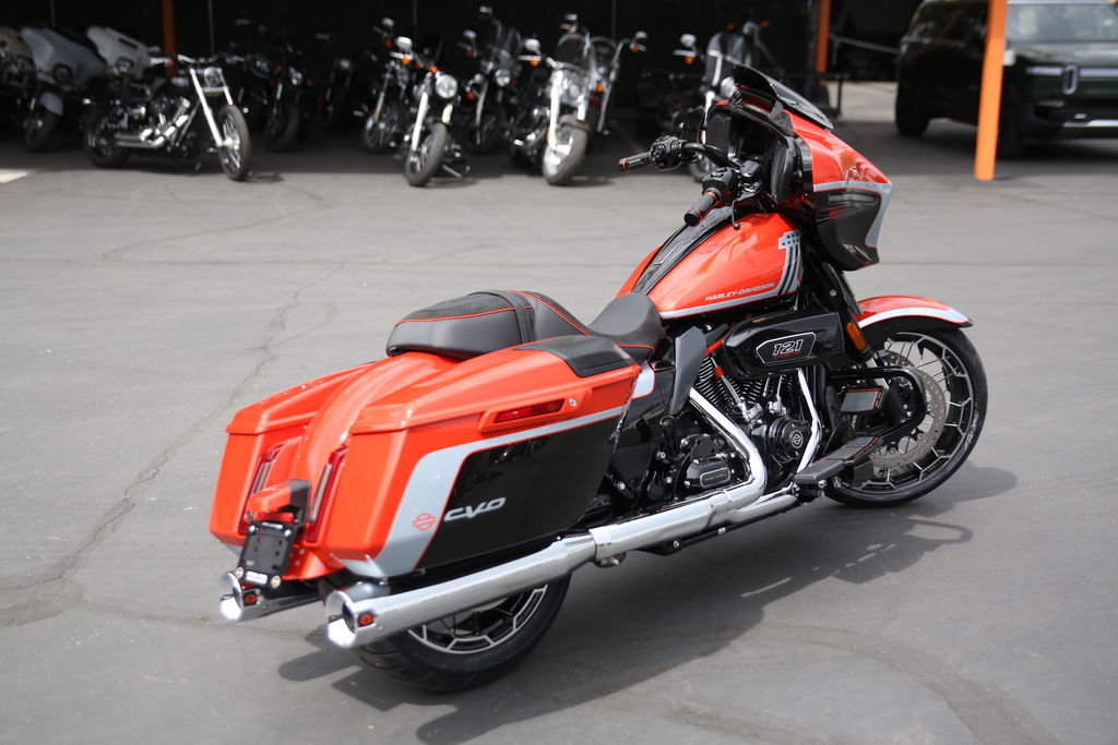 2024 FLHXSE - CVO Street Glide  A954560 - Click for larger photo