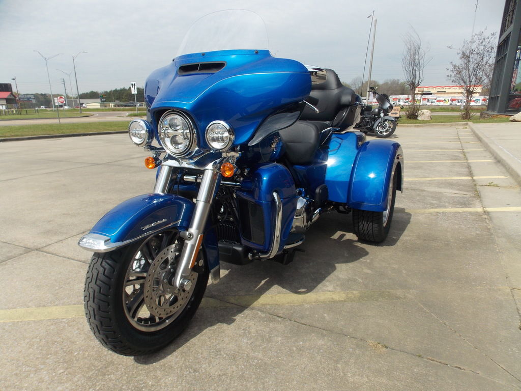 2024 FLHTCUTG - Tri Glide Ultra  858148 - Click for larger photo