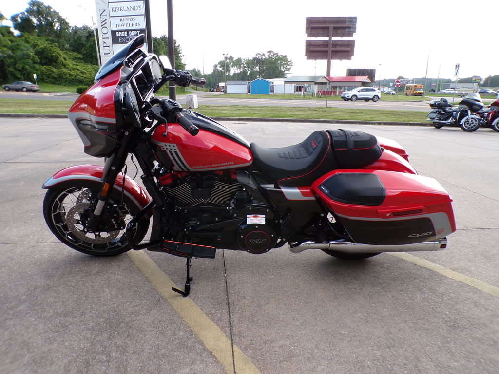 2024 FLHXSE - CVO Street Glide  954731 - Click for larger photo