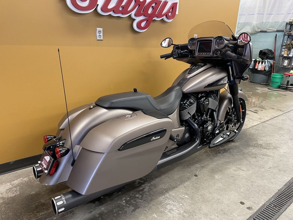 2019 Chieftain Dark Horse Bronze Smoke  371076 - Click for larger photo