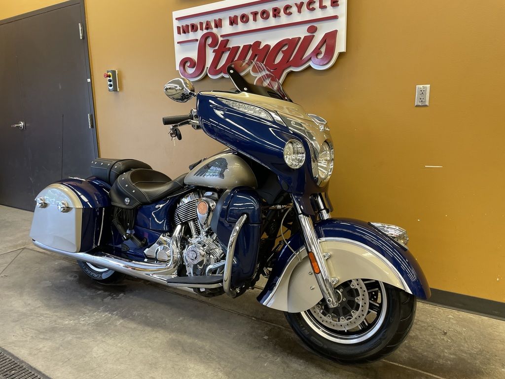 2019 Chieftain Classic Deep Water Metallic /   372198 - Click for larger photo