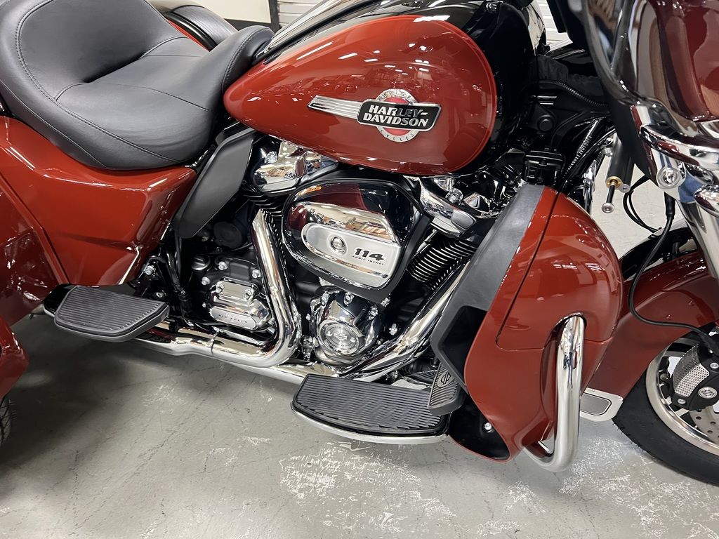 2024 FLHTCUTG - Tri Glide Ultra  850751 - Click for larger photo