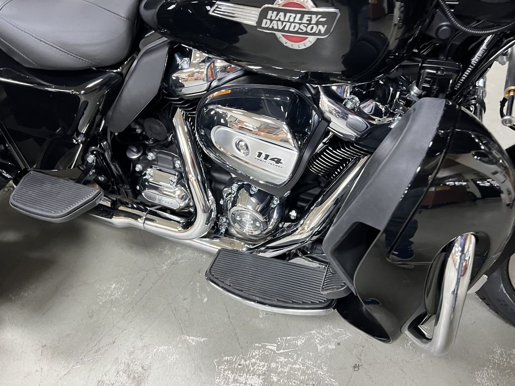 2024 FLHTCUTG - Tri Glide Ultra  858199 - Click for larger photo