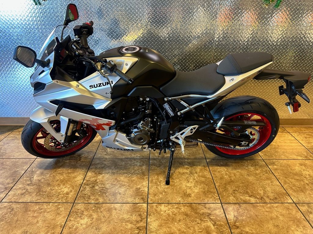 2024 GSX-8R  100537 - Click for larger photo